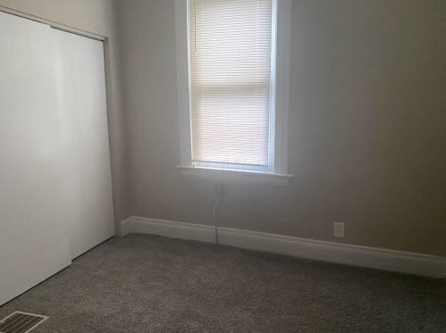 4570 Hamilton Ave, Cincinnati OH  45223-1777 exterior