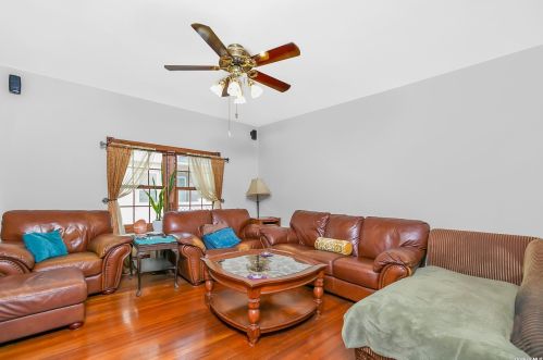15 16th St, New Hyde Park NY  11040-4914 exterior