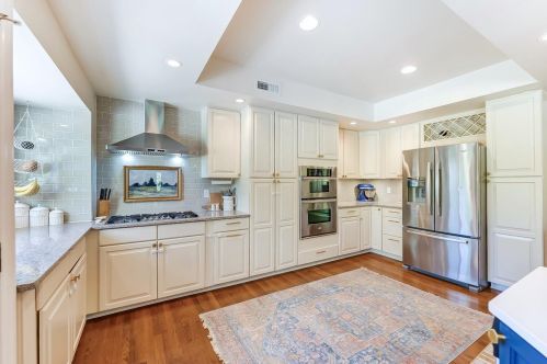 3260 Galbraith Rd, Cincinnati OH 45239-3903 exterior