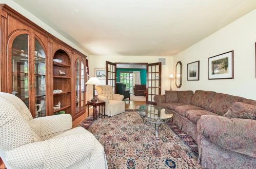 11 Greenhaven Rd, Tompkins Corners NY  10579-3303 exterior