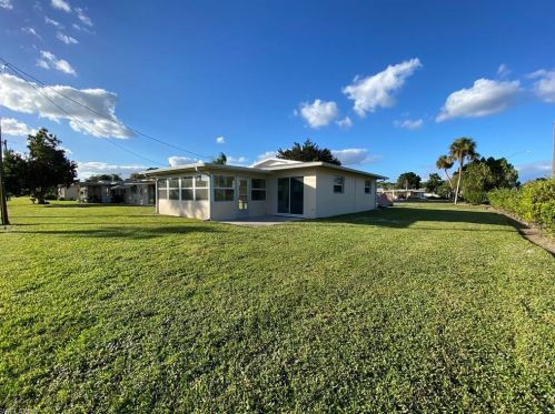 2200 Gladiola Dr, Lehigh Acres, FL 33936-4335