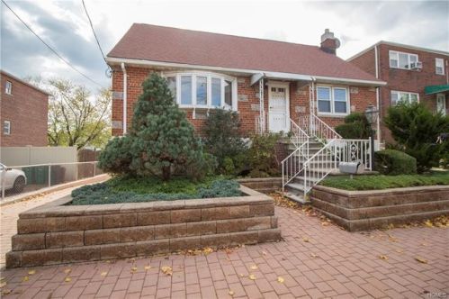 3230 Randolph Pl, Bronx, NY 10465-1262