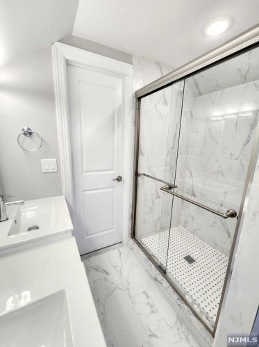 12 Lohmann Pl, Dumont NJ  07628-1520 exterior