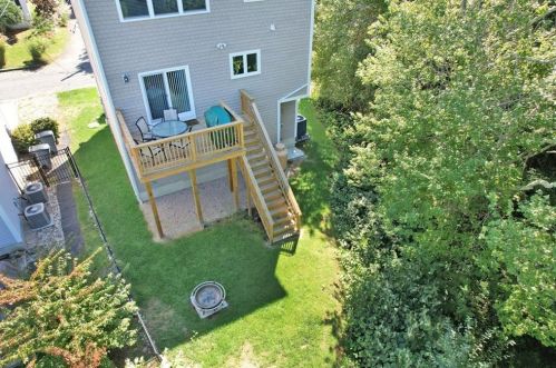 11 Jenny Ln, South Kingstown RI  02882-5434 exterior