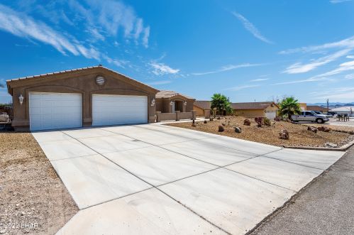 2282 Seabring Dr, Lake Havasu City, AZ 86403-3158
