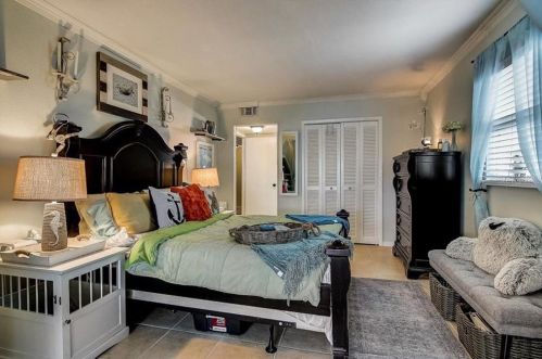 4046 Floramar Ter, New Port Richey FL 34652-3167 exterior