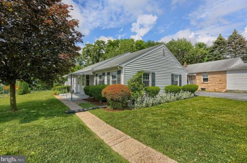 398 Lockwillow Ave, Harrisburg PA  17112-2557 exterior