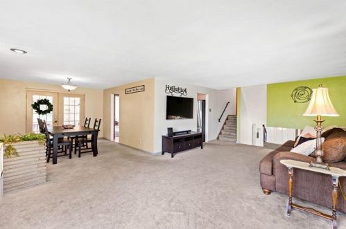 4746 Jewel Dr, Pittsburgh PA  15236-1902 exterior