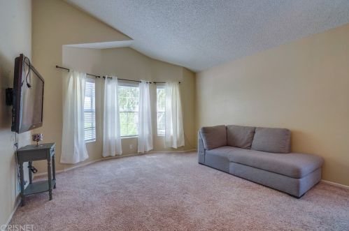 28101 Vista View Dr, Santa Clarita CA  91351-5710 exterior