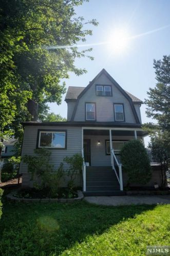 455 Washington Ave, Dumont NJ  07628-1227 exterior