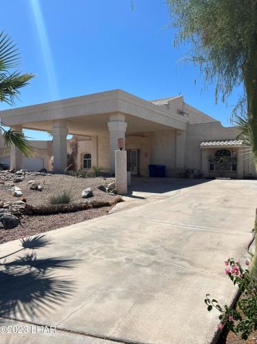 582 Boros Ln, Lake Havasu City, AZ 86406-7549