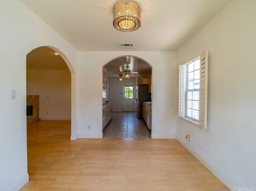 17935 Rosita St, Van Nuys CA 91316-4217 exterior