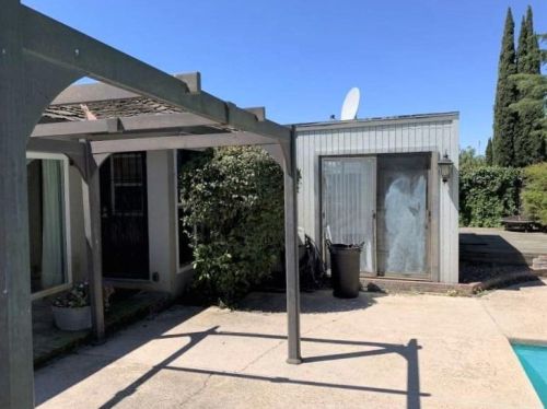 909 Tehama Dr, Lodi CA  95242-9553 exterior