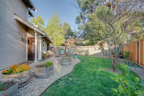 427 Myrtle Ct, Benicia CA  94510-1451 exterior