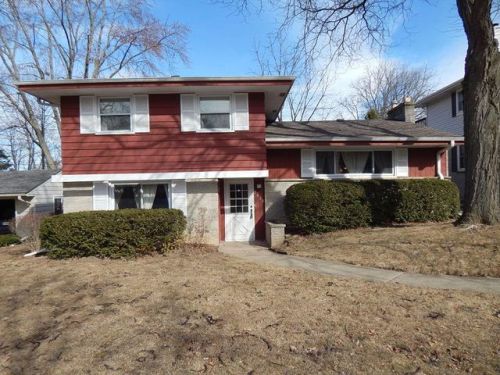 2626 116, Milwaukee WI  53226-1115 exterior