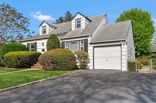 172 Holly Ave, Hempstead, NY 11550-5212