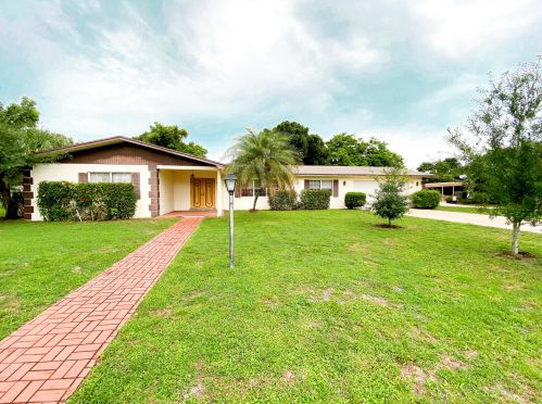 1912 York Ct, Fort Pierce, FL 34982-5639