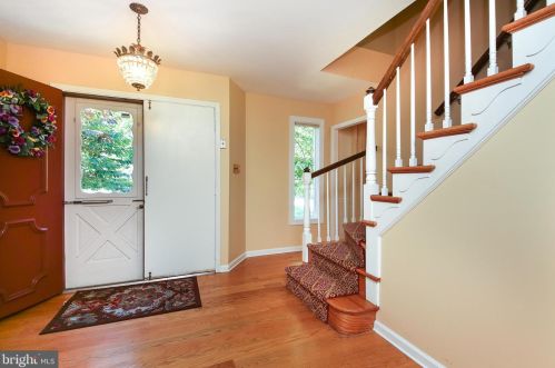 219 Jeffrey Ln, Newtown Square, PA 19073-2506