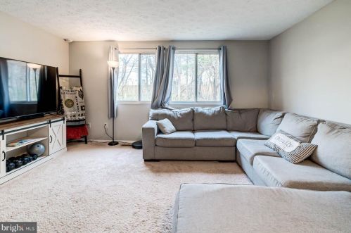 8629 Kenosha Ct, Lorton VA  22079-3045 exterior