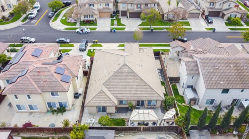 767 Red Barn Pl, Lathrop CA  95330-8975 exterior