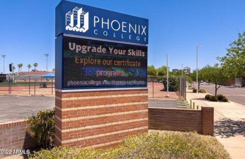 320 20 Ave, Phoenix AZ 85021-6963 exterior