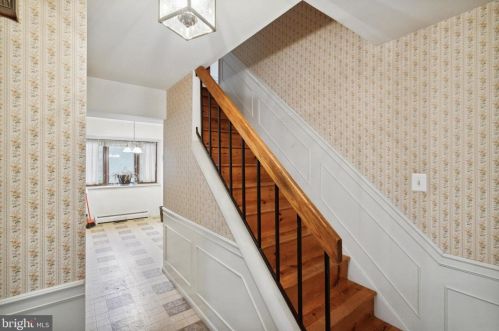 891 Village Cir, Blue Bell, PA 19422-1644