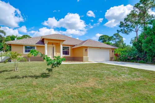 2073 Grant Ave, Fort Pierce, FL 34953-1034