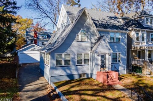 41 Fulton St, East Orange, NJ 07017-2110