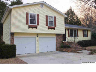 1008 Vicksburg Ln, Huntsville, AL 35803-2370