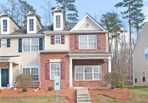 8452 Summerglen Cir, Charlotte, NC 28227-0304