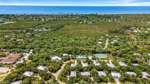 1835 Farm Trl, Sanibel FL  33957-4119 exterior