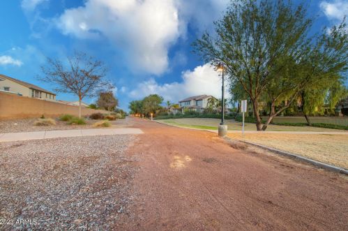 668 Raven Way, Gilbert, AZ 85297-1208