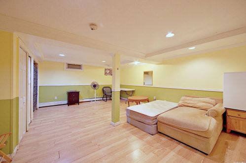 232 Crombie St, Huntington Station NY  11746-1504 exterior