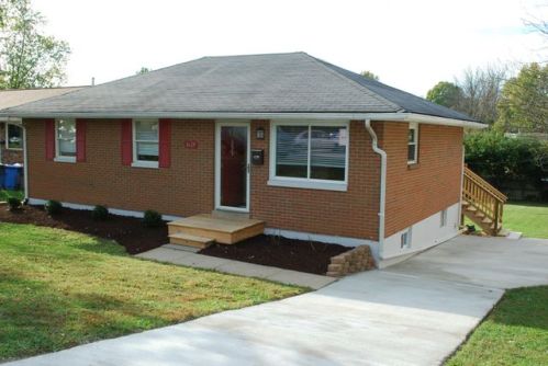 3629 Grace Dr, Lexington, KY 40517-3301