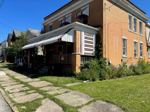 32 12th St, Jeannette, PA 15644-2007
