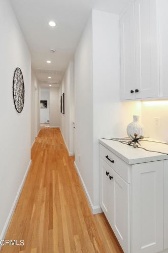 2077 Grand Oaks Ave, Altadena CA  91001-3530 exterior