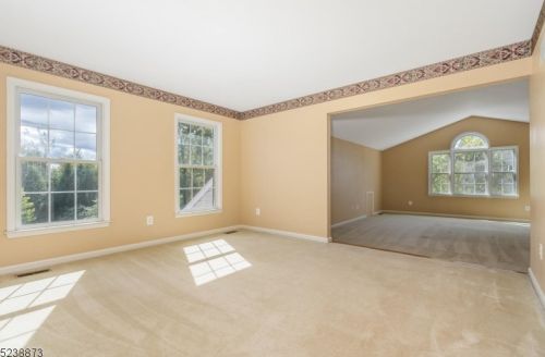 10 Providence Dr, Flemington NJ  08822-3447 exterior