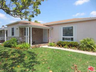 8506 Truxton Ave, Los Angeles, CA 90045-3923