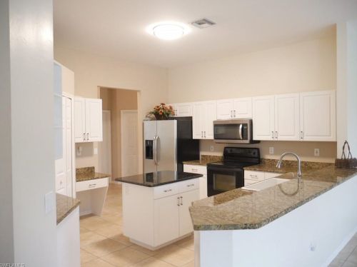 880 Grand Rapids Blvd, Naples, FL 34120-4428