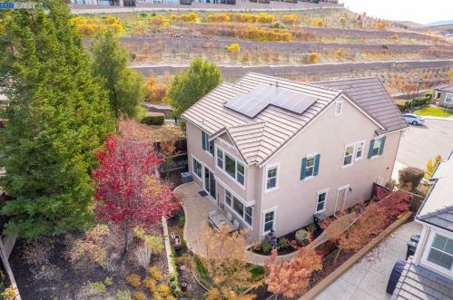 3551 Pinot Noir Ct, Pleasanton CA  94568-2556 exterior