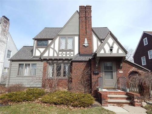 17516 Daleview Dr, Cleveland OH  44107-5310 exterior