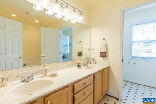 955 Fairwinds Ln, Crozet VA  22932-3147 exterior