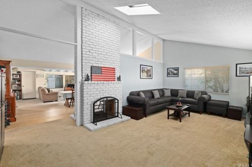 14603 Robert St, Bellflower, CA 90706-2833