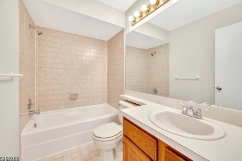 409 Cardinal Ln, Bedminster NJ  07921-1913 exterior