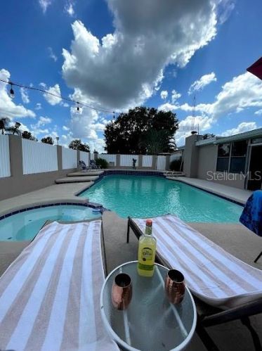 2400 Caribbean Ct, Orlando, FL 32805-5855