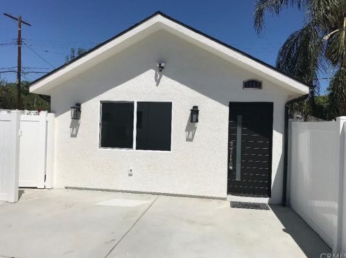 7650 Amestoy Ave, Van Nuys CA  91406-2109 exterior