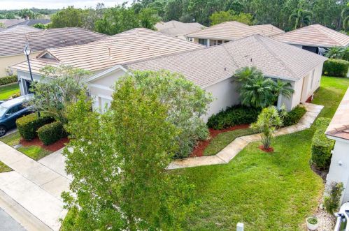 252 Manatee Springs Way, Fort Pierce, FL 34986-1716