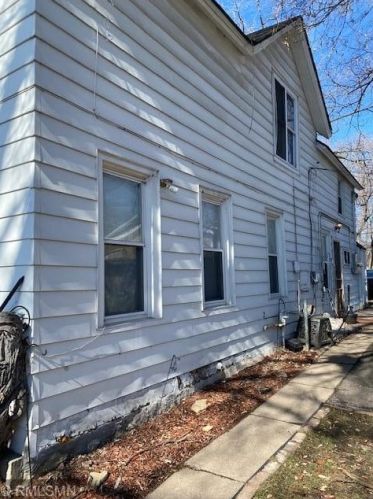 651 Cook Ave, Saint Paul, MN 55106-3140