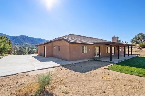 2676 Mustang Ln, Wrightwood CA  92397 exterior
