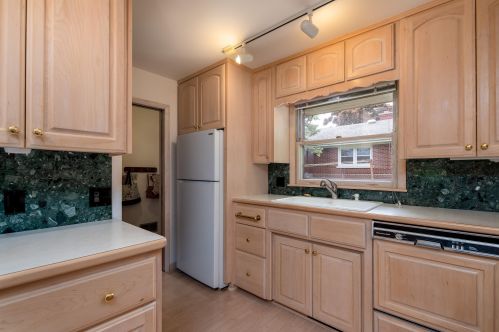 7850 5 Ave, Kenosha WI 53143-6101 exterior